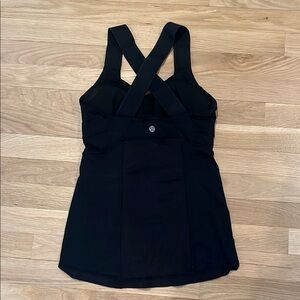 Lululemon black top with built in bra size 4